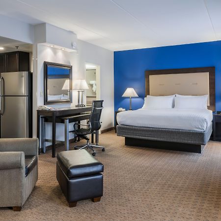 Holiday Inn Express & Suites Laurel Lakes By Ihg Екстериор снимка