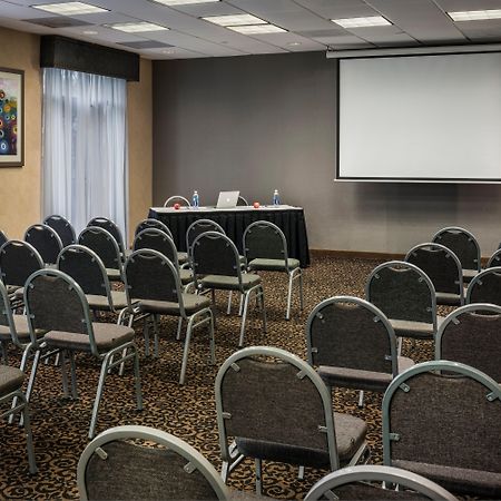 Holiday Inn Express & Suites Laurel Lakes By Ihg Екстериор снимка