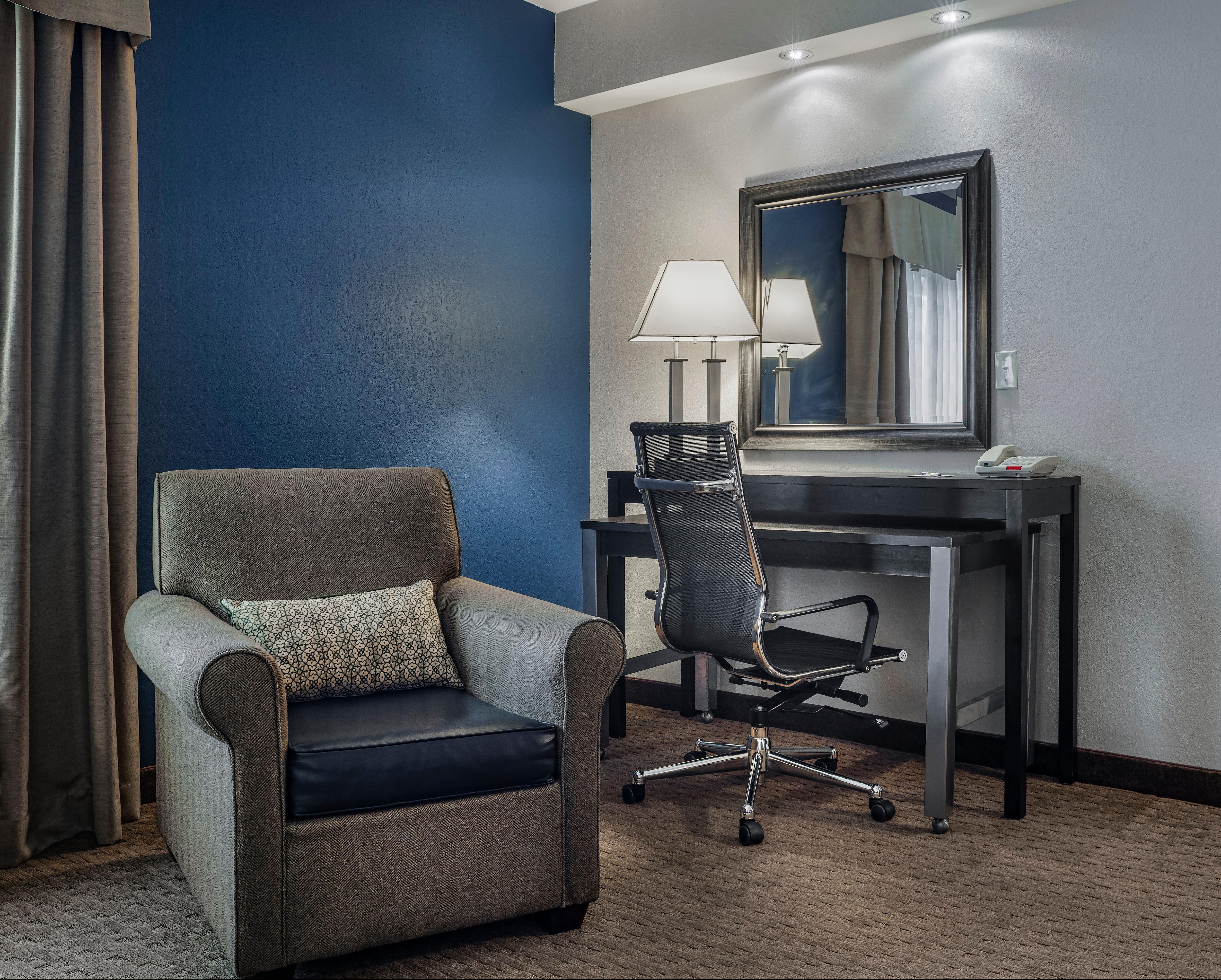 Holiday Inn Express & Suites Laurel Lakes By Ihg Екстериор снимка