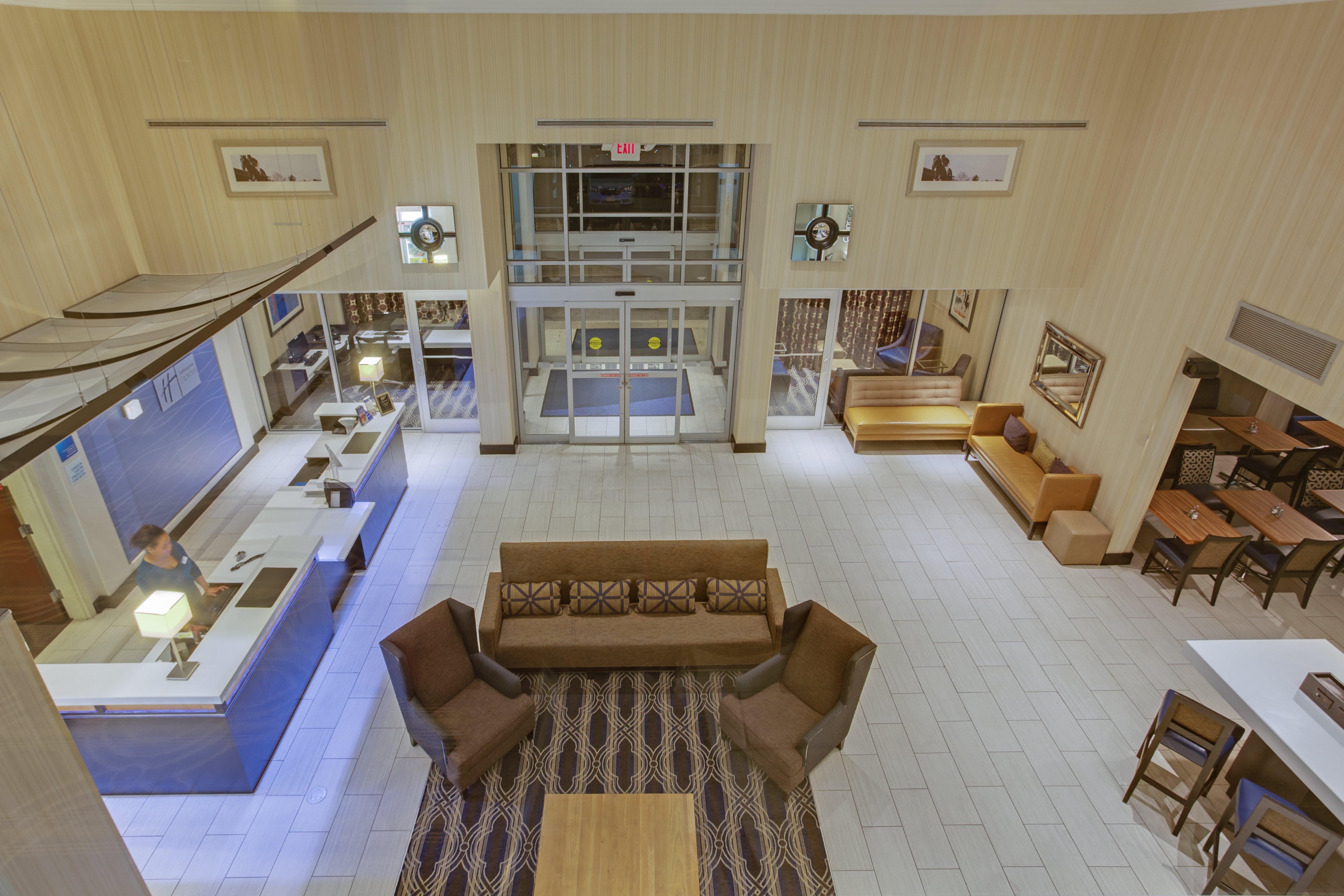 Holiday Inn Express & Suites Laurel Lakes By Ihg Екстериор снимка