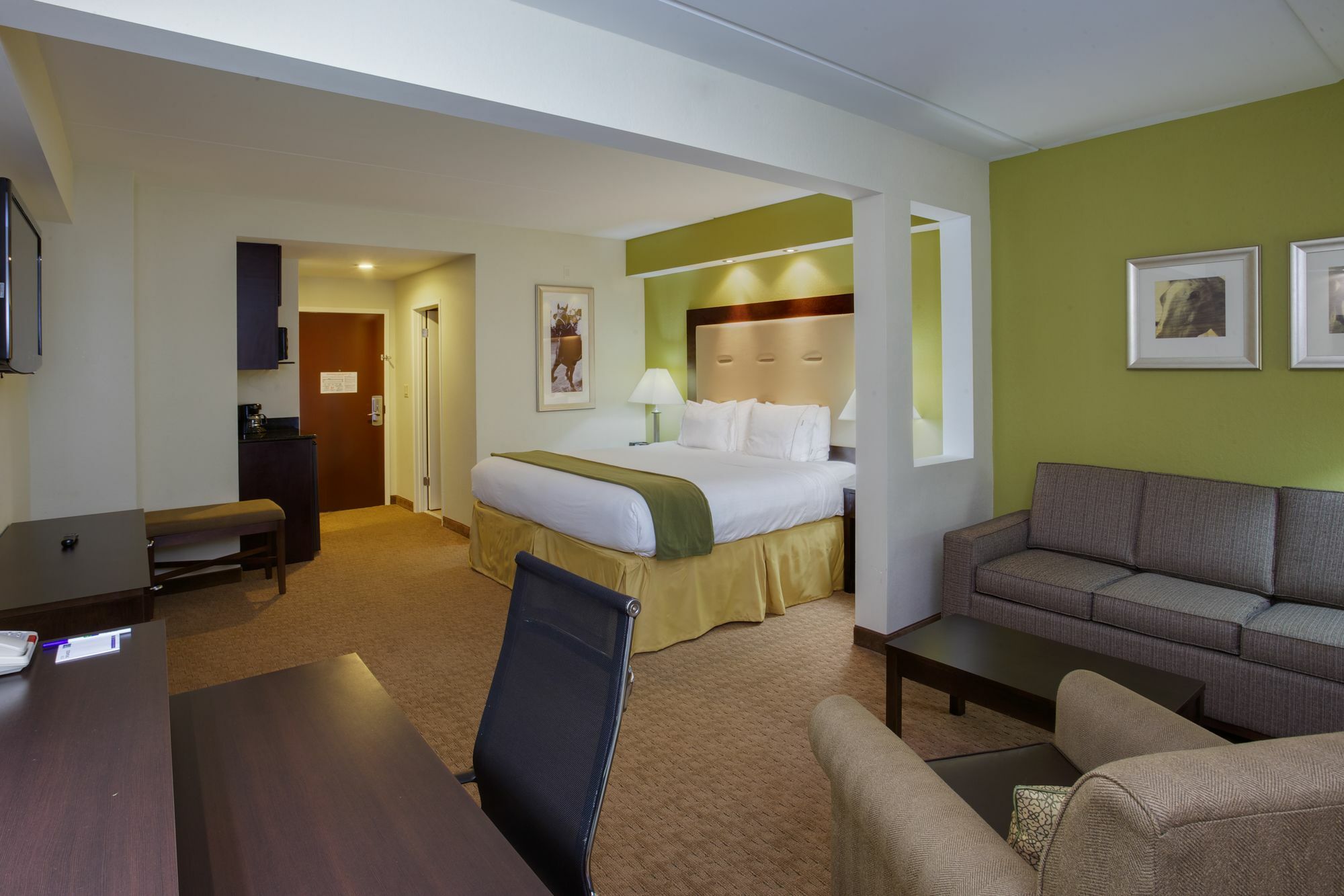 Holiday Inn Express & Suites Laurel Lakes By Ihg Екстериор снимка