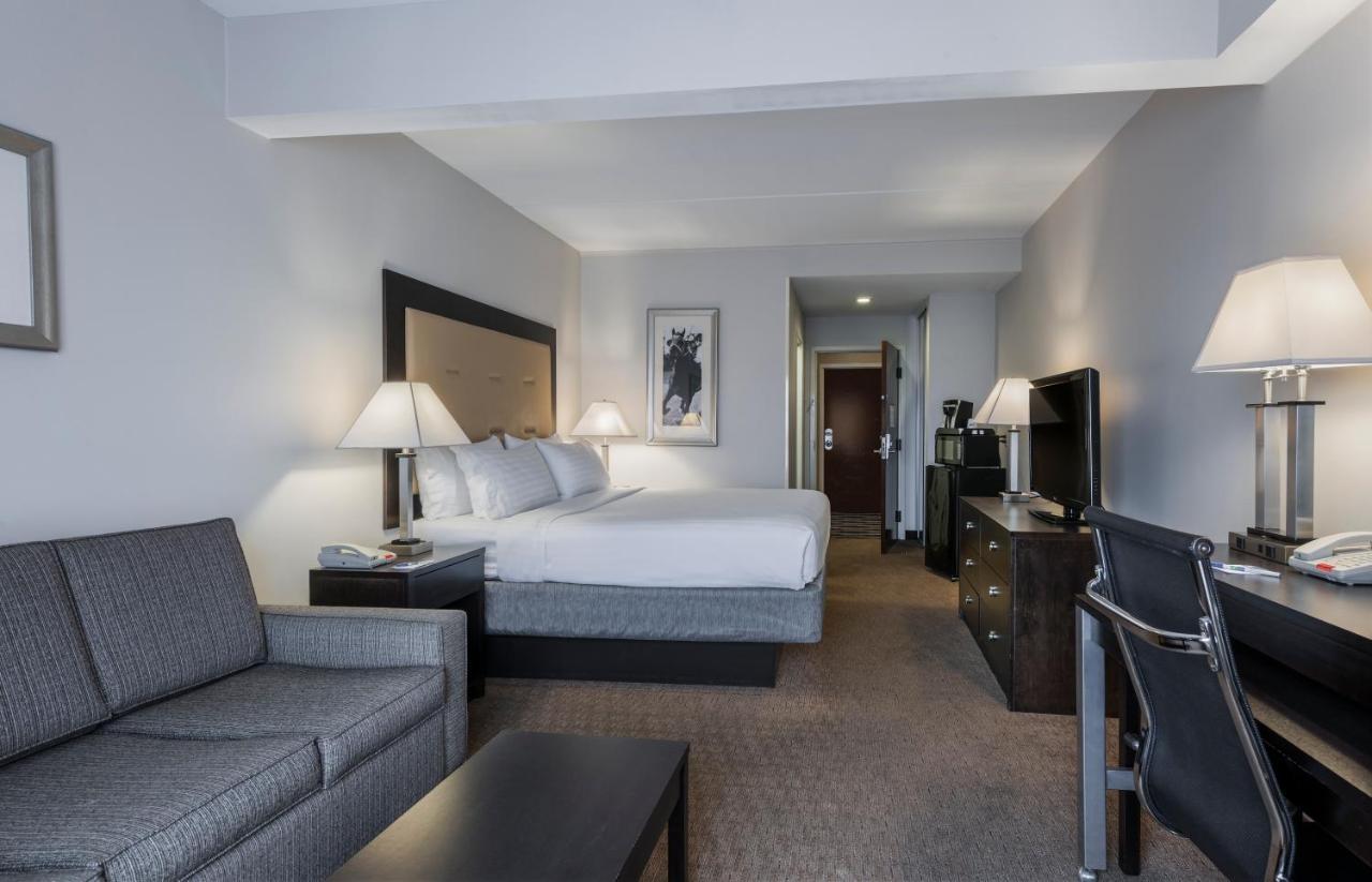 Holiday Inn Express & Suites Laurel Lakes By Ihg Екстериор снимка